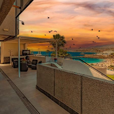 Apartment On Pinta Beach Адехе Екстериор снимка