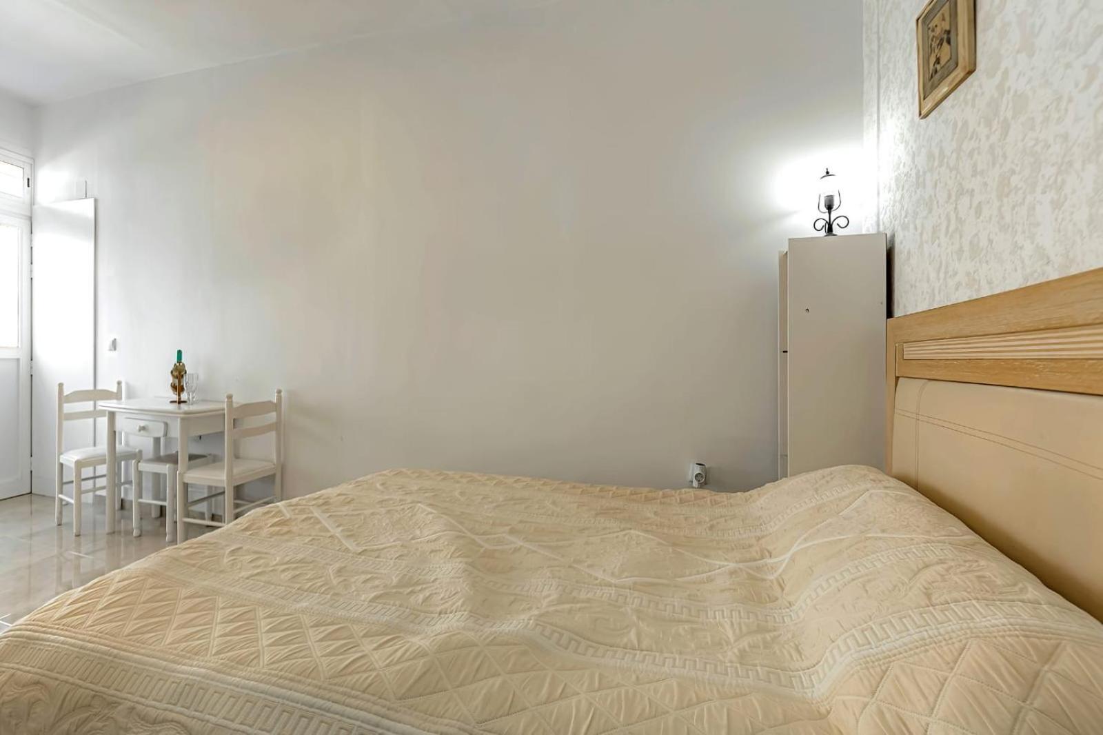 Apartment On Pinta Beach Адехе Екстериор снимка
